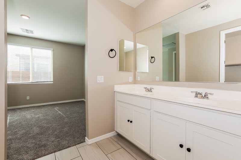 2,320/Mo, 9259 E Static Ave Mesa, AZ 85212 Main Bathroom View