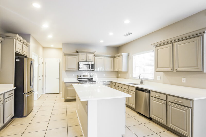 1,950/Mo, 8411 W Lewis Ave, Unit #137 Phoenix, AZ 85037 Kitchen View