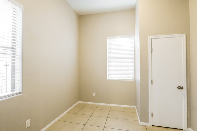 1,950/Mo, 8411 W Lewis Ave, Unit #137 Phoenix, AZ 85037 Laundry Room View