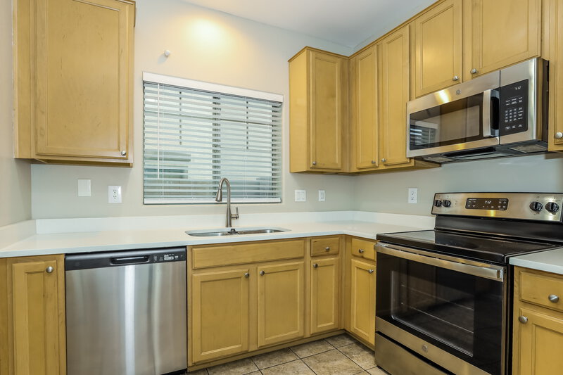 2,025/Mo, 407 N Ranger Ct Gilbert, AZ 85234 Kitchen View 2