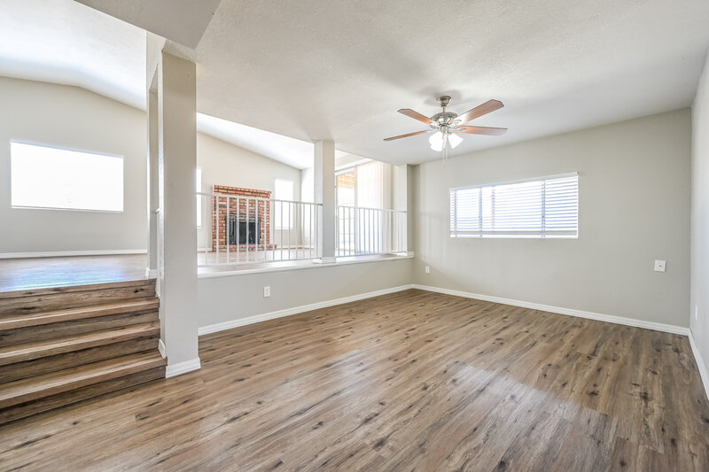 2,115/Mo, 4725 W Wescott Dr Glendale, AZ 85308 Family Room View