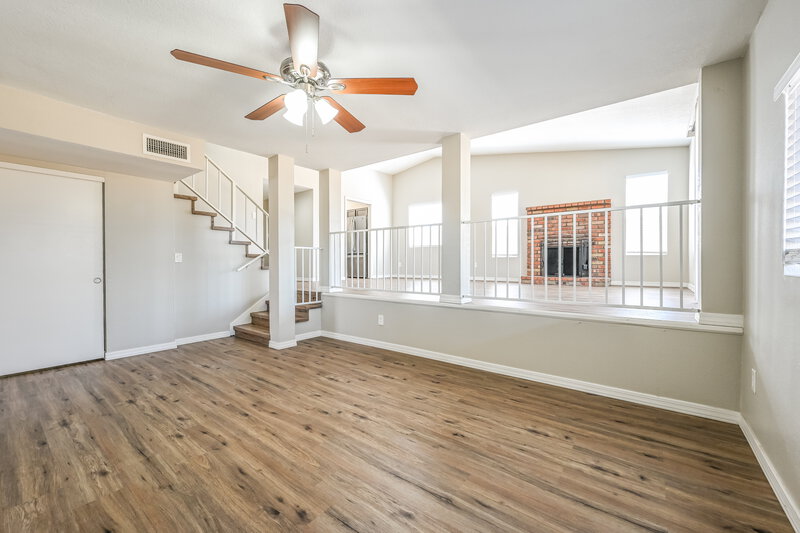 2,115/Mo, 4725 W Wescott Dr Glendale, AZ 85308 Family Room View 2