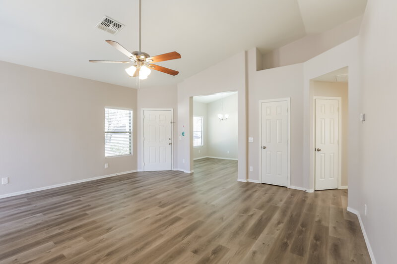 2,095/Mo, 6350 W Hilton Ave Phoenix, AZ 85043 Living Room View 3