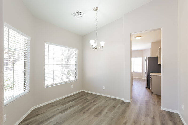 2,095/Mo, 6350 W Hilton Ave Phoenix, AZ 85043 Dining Room View