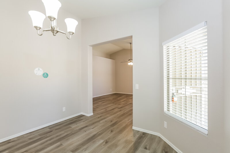 2,095/Mo, 6350 W Hilton Ave Phoenix, AZ 85043 Dining Room View 2