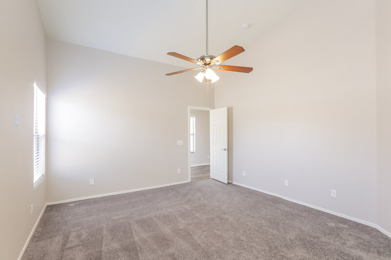 2,095/Mo, 6350 W Hilton Ave Phoenix, AZ 85043 Main Bedroom View 2
