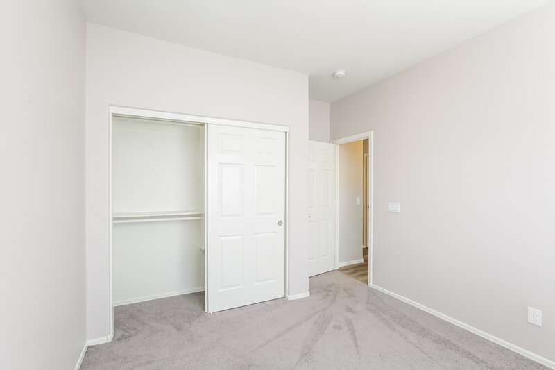 2,095/Mo, 6350 W Hilton Ave Phoenix, AZ 85043 Bedroom View 2