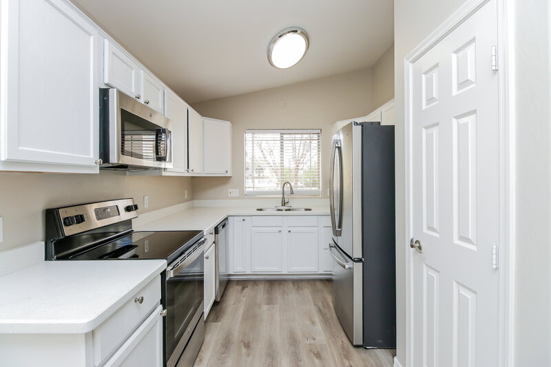 2,020/Mo, 10543 E Cicero St Mesa, AZ 85207 Kitchen View