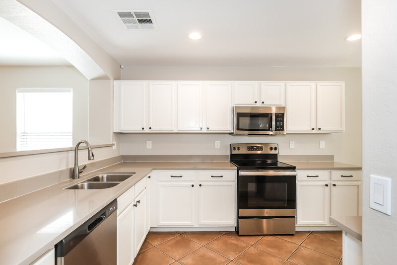 2,160/Mo, 23189 S 215th St Queen Creek, AZ 85142 Kitchen View 2