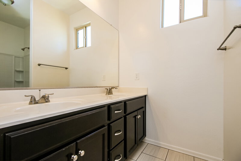 2,470/Mo, 2252 S Osborn Ln Gilbert, AZ 85295 Bathroom View