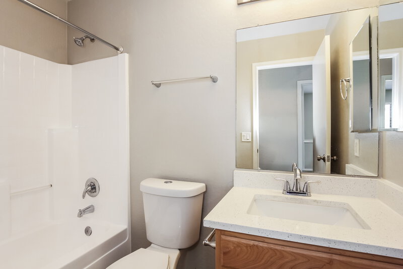 1,790/Mo, 12417 W Mandalay Ln El Mirage, AZ 85335 Bathroom View