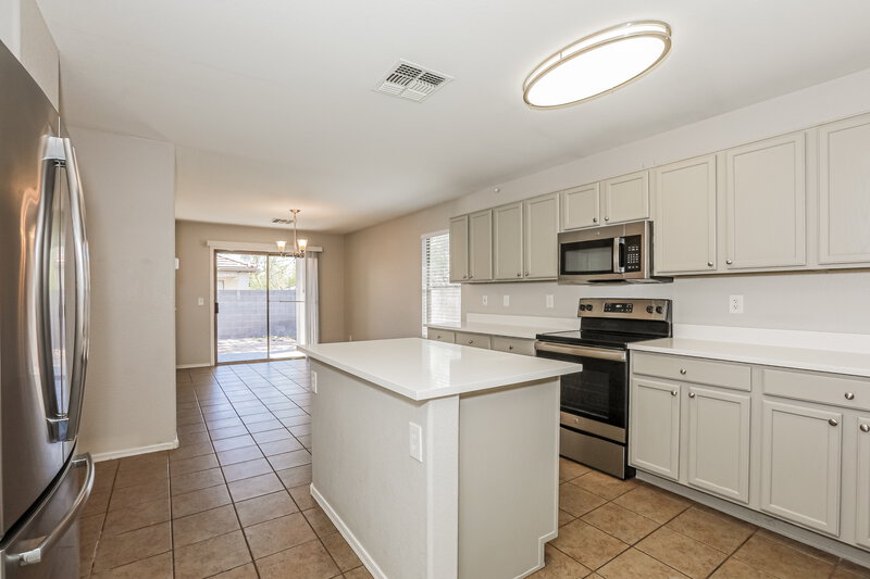 2,280/Mo, 3648 E Constitution Dr Gilbert, AZ 85296 Kitchen View 2