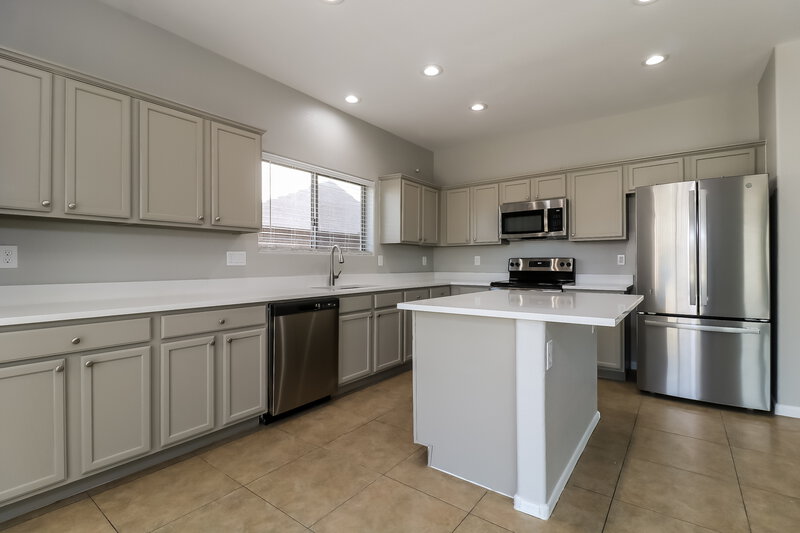 2,385/Mo, 953 E Dee St Avondale, AZ 85323 Kitchen View