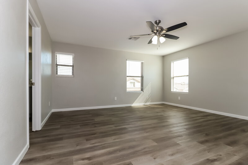 2,385/Mo, 953 E Dee St Avondale, AZ 85323 Main Bedroom View 2