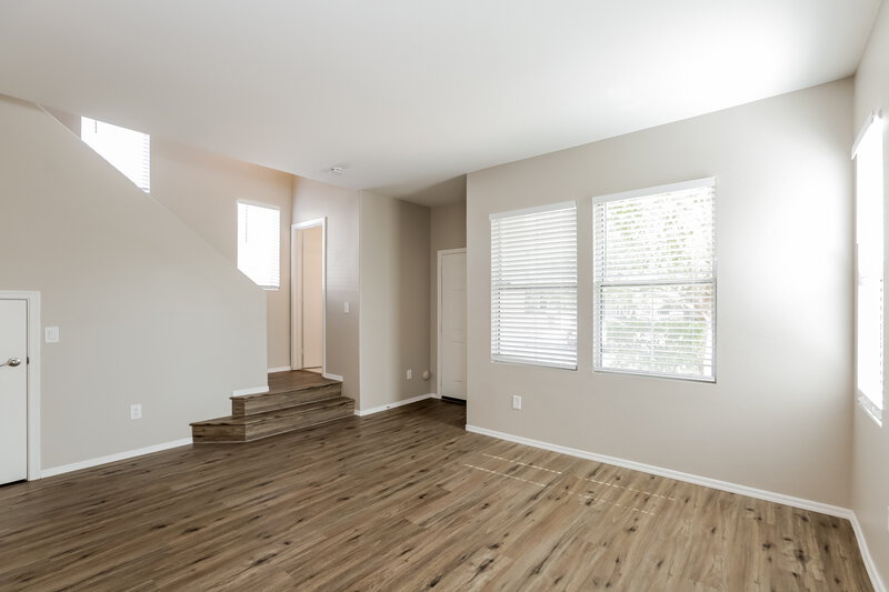 2,245/Mo, 3929 W Irwin Ave Phoenix, AZ 85041 Living Room View