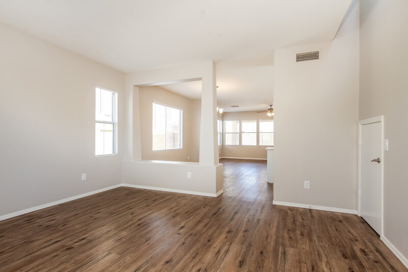 2,200/Mo, 3929 W Irwin Ave Phoenix, AZ 85041 Living Room View 2