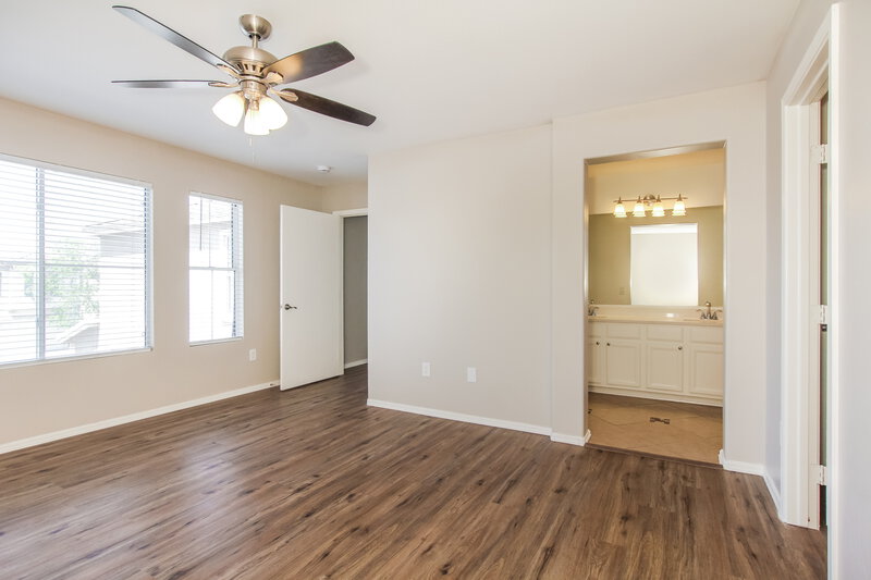 2,200/Mo, 3929 W Irwin Ave Phoenix, AZ 85041 Main Bedroom View