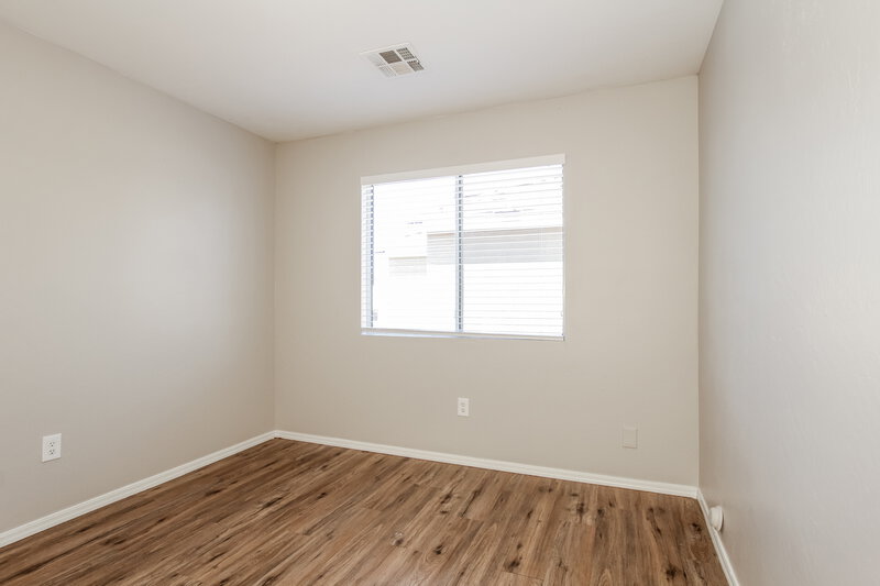 2,200/Mo, 3929 W Irwin Ave Phoenix, AZ 85041 Bedroom View 2