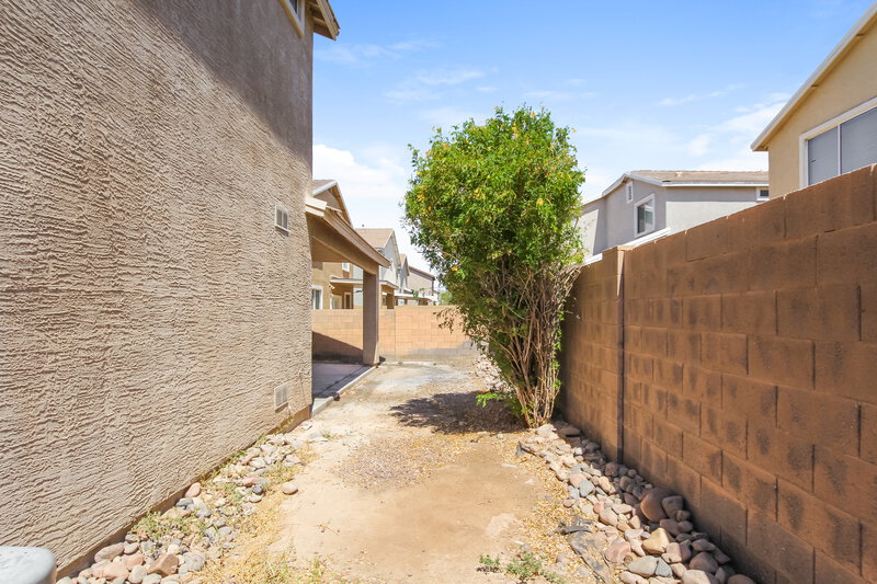 2,200/Mo, 3929 W Irwin Ave Phoenix, AZ 85041 Rear View