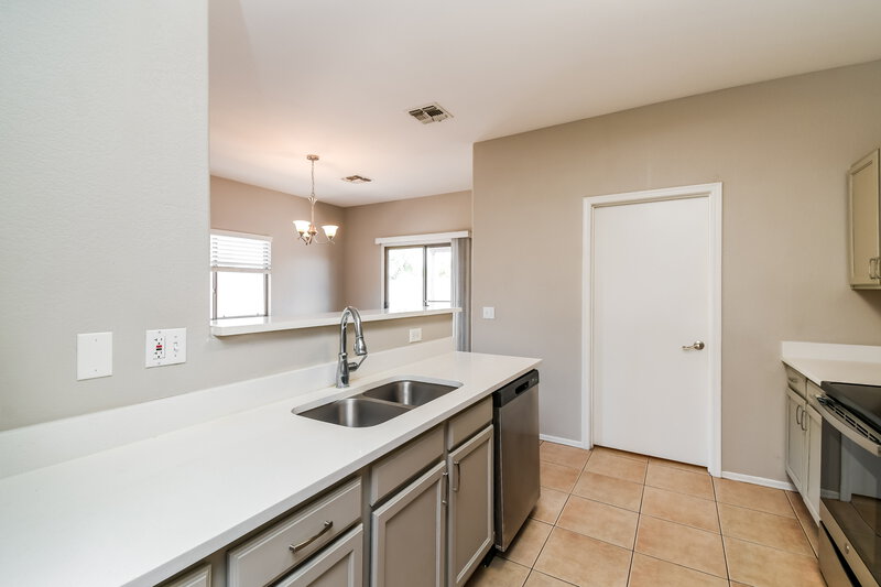 1,855/Mo, 1142 E Desert Rose Trail San Tan Valley, AZ 85143 Kitchen View