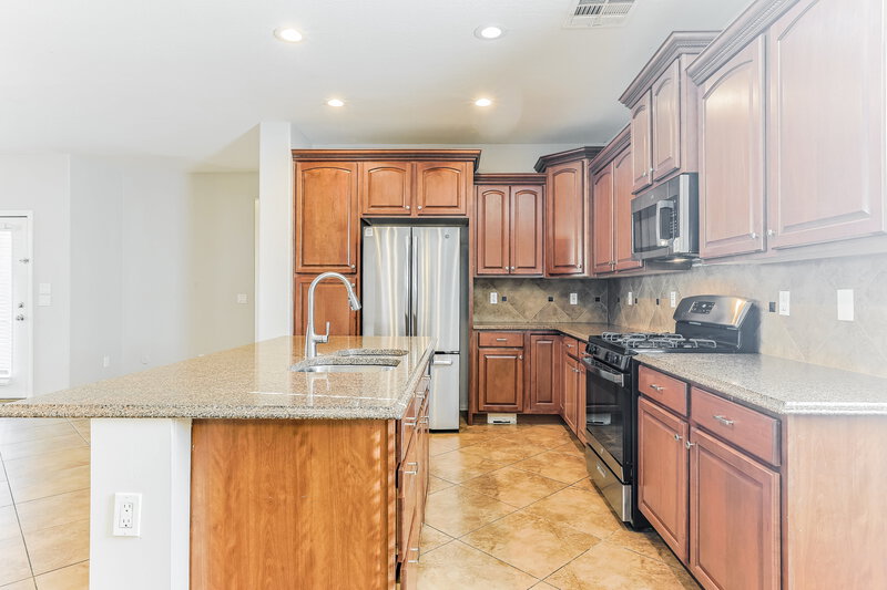 2,950/Mo, 2606 E Bart St Gilbert, AZ 85295 Kitchen View