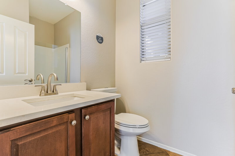 2,950/Mo, 2606 E Bart St Gilbert, AZ 85295 Bathroom View 2