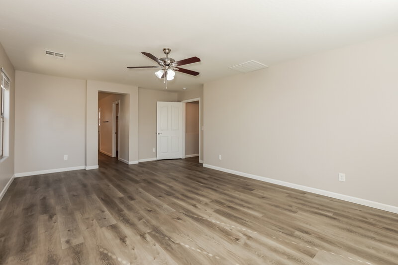 2,440/Mo, 4515 E Oxford Ln Gilbert, AZ 85295 Main Bedroom View 2