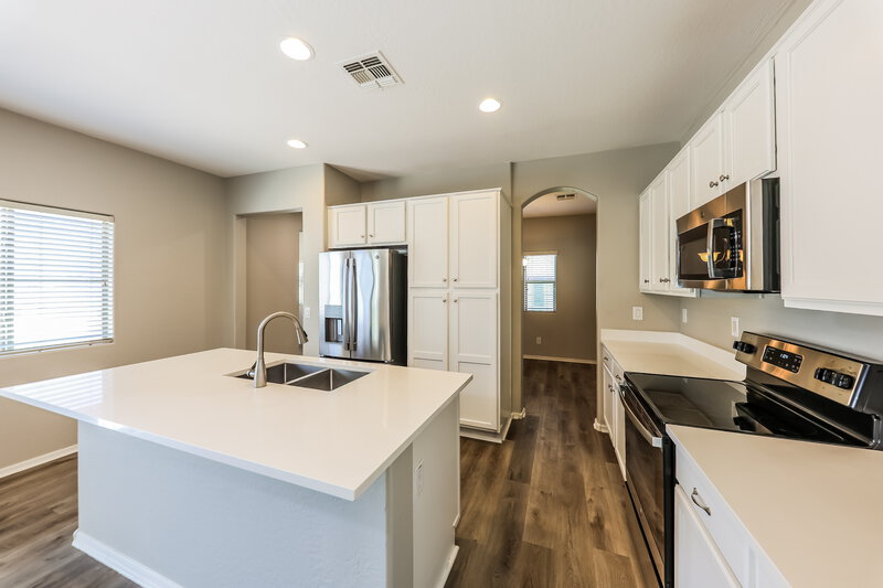 2,285/Mo, 14180 W Country Gables Dr Surprise, AZ 85379 Kitchen View