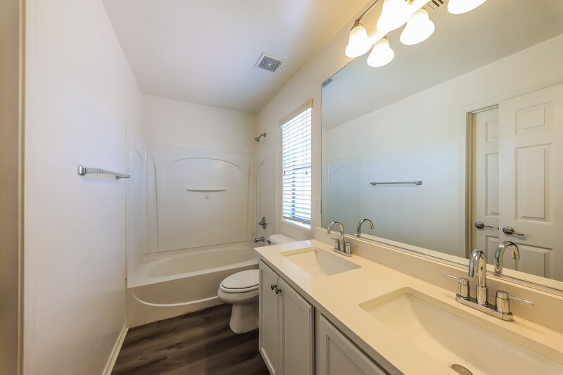 2,285/Mo, 14180 W Country Gables Dr Surprise, AZ 85379 Bathroom View