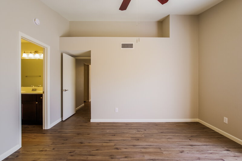 2,260/Mo, 8851 W St John Rd Peoria, AZ 85382 Main Bedroom View