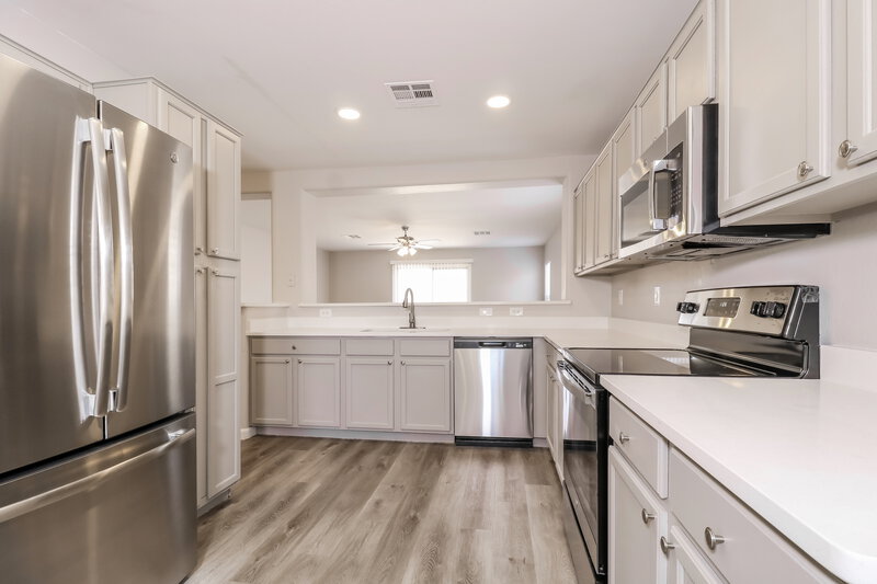 1,690/Mo, 22582 W Yavapai St Buckeye, AZ 85326 Kitchen View