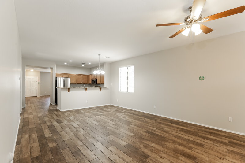 3,160/Mo, 6913 W Maldonado Rd Laveen, AZ 85339 Living Room View 2