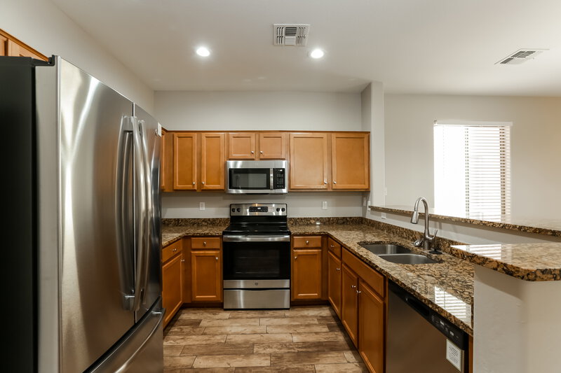 3,160/Mo, 6913 W Maldonado Rd Laveen, AZ 85339 Kitchen View