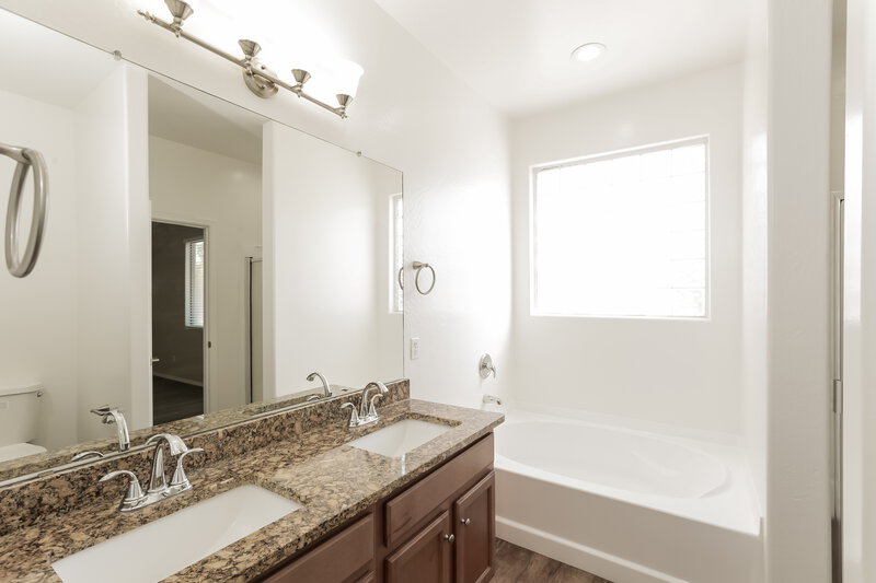 3,160/Mo, 6913 W Maldonado Rd Laveen, AZ 85339 Bathroom View