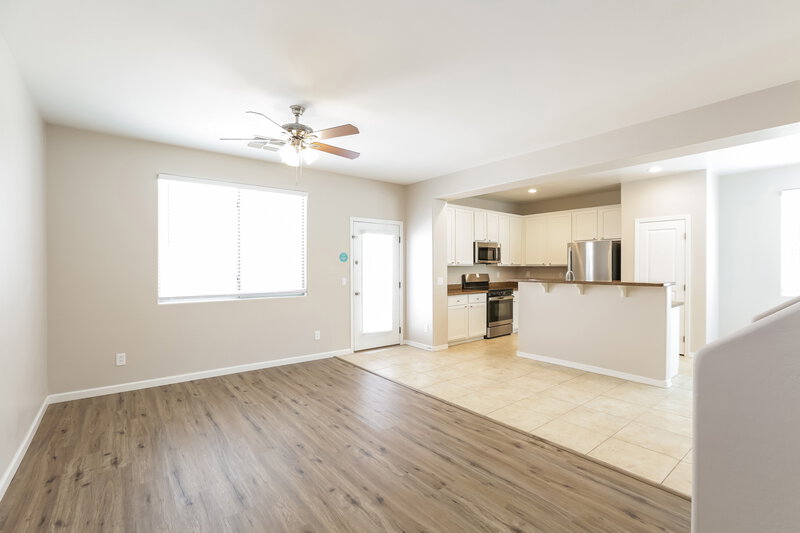 2,100/Mo, 6821 S 7th Ln Phoenix, AZ 85041 Living Room View