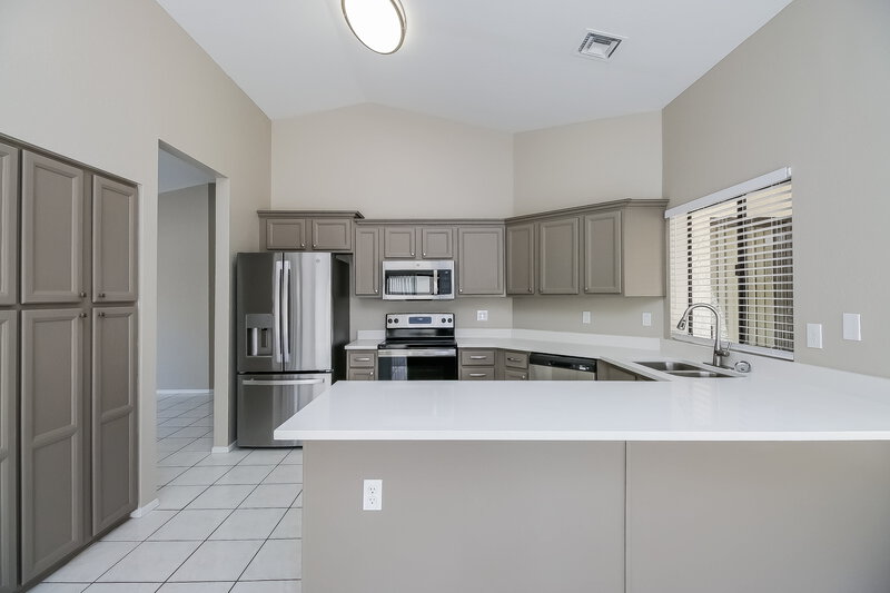 3,170/Mo, 4725 E Brown Rd, #15 Mesa, AZ 85205 Kitchen View 2