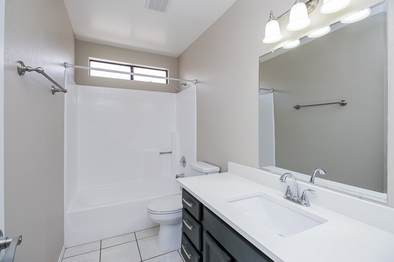 3,170/Mo, 4725 E Brown Rd, #15 Mesa, AZ 85205 Bathroom View
