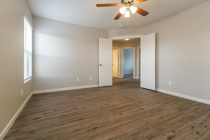 2,095/Mo, 12329 W Windrose Dr El Mirage, AZ 85335 Main Bedroom View