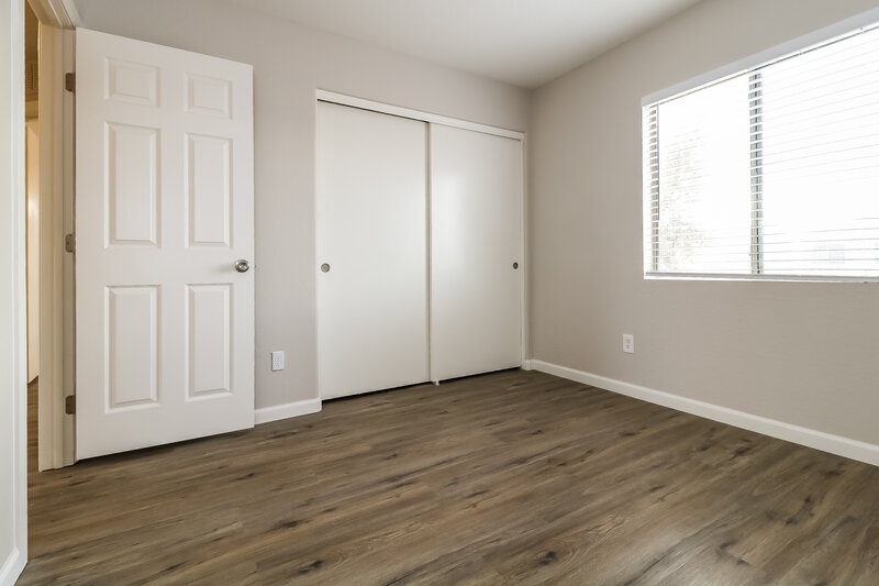 2,095/Mo, 12329 W Windrose Dr El Mirage, AZ 85335 Bedroom View