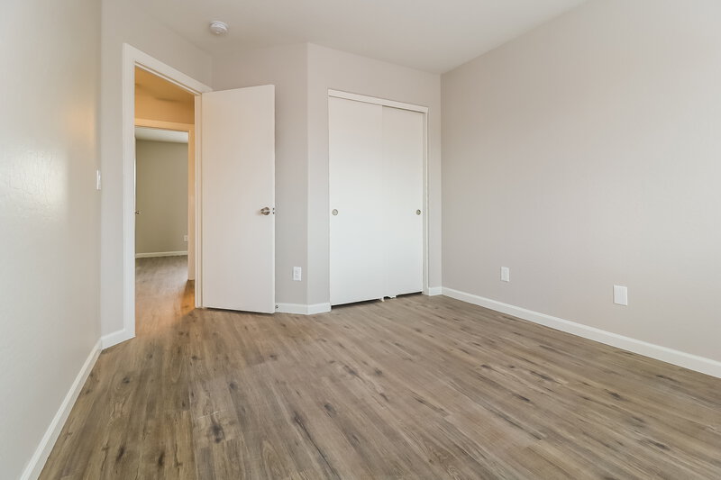 2,095/Mo, 12329 W Windrose Dr El Mirage, AZ 85335 Bedroom View 2
