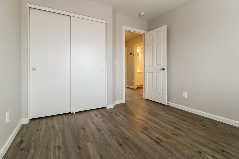 2,095/Mo, 12329 W Windrose Dr El Mirage, AZ 85335 Bedroom View 3
