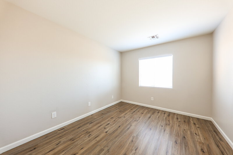 1,835/Mo, 12329 W Windrose Dr El Mirage, AZ 85335 Bedroom View 2