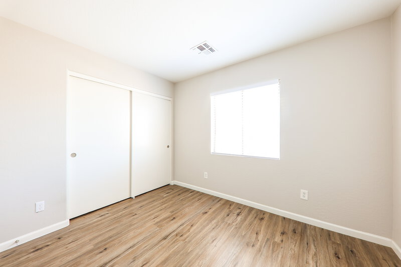 1,835/Mo, 12329 W Windrose Dr El Mirage, AZ 85335 Bedroom View 3