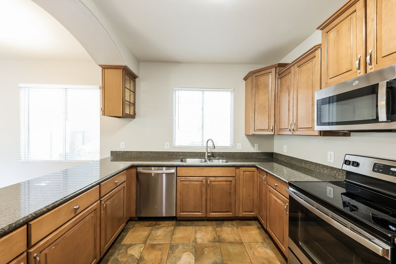 2,725/Mo, 34929 N 30th Dr Phoenix, AZ 85086 Kitchen View 2