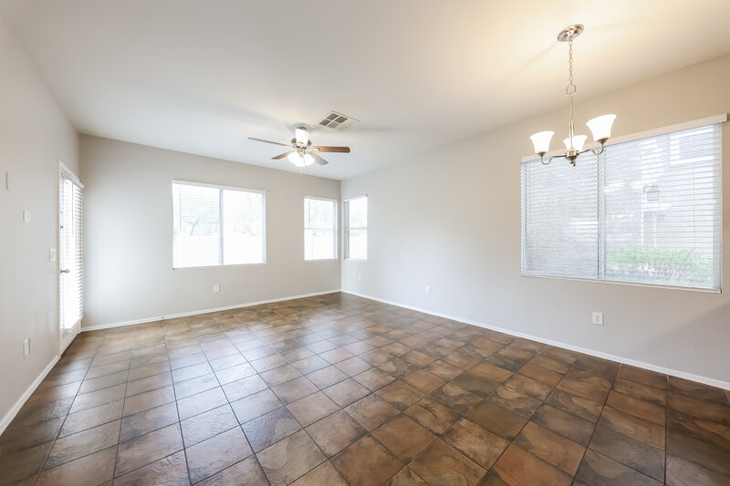 2,725/Mo, 34929 N 30th Dr Phoenix, AZ 85086 Family Room View