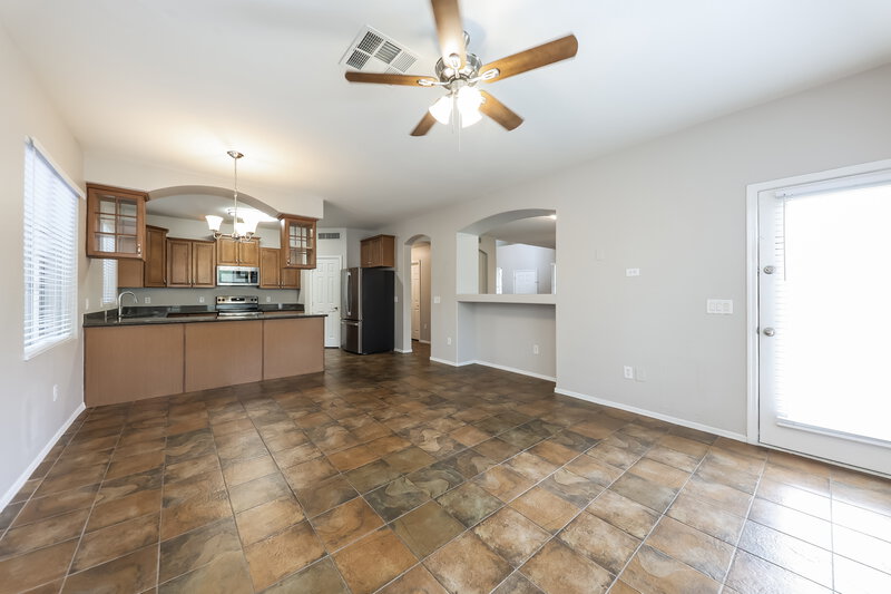 2,725/Mo, 34929 N 30th Dr Phoenix, AZ 85086 Family Room View 2
