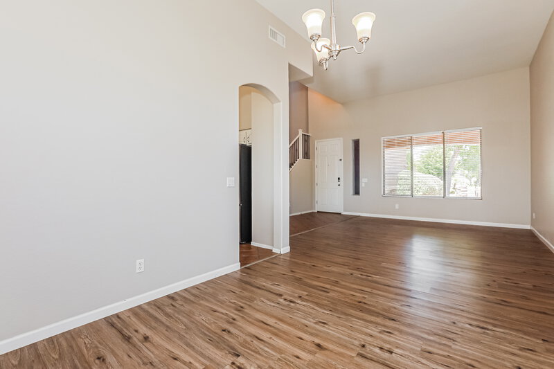 3,145/Mo, 4091 E Carriage Way Gilbert, AZ 85297 Dining Room View