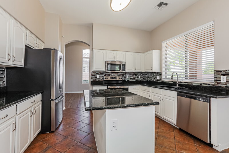 3,145/Mo, 4091 E Carriage Way Gilbert, AZ 85297 Kitchen View