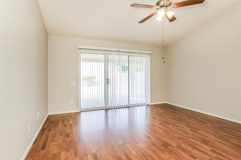 2,300/Mo, 6402 W Potter Dr Glendale, AZ 85308 Dining Room View 2