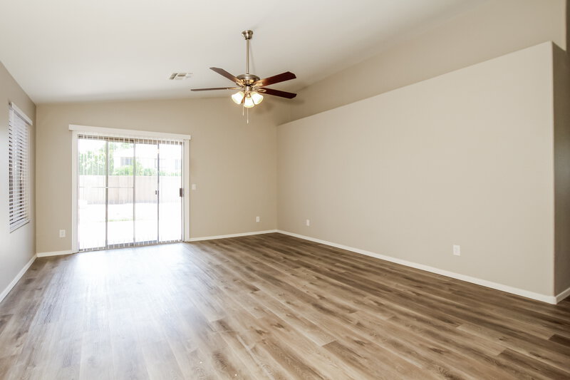 2,285/Mo, 5473 W Augusta Ave Glendale, AZ 85301 Dining Room View